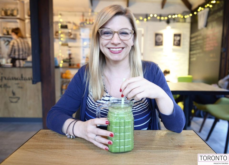 Katarzyna Smulska zachęca do picia smoothies - źródła witamin i energii 