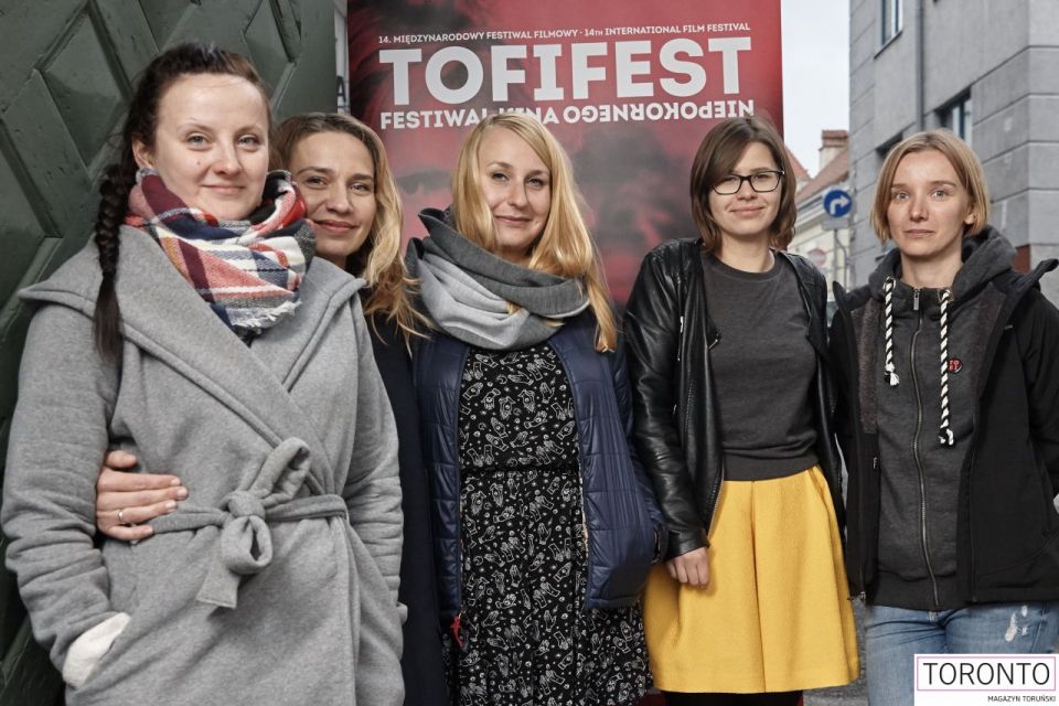 Dyrektor Festiwalu Kafka Jaworska z zespołem tworzącym „Tofifest” 