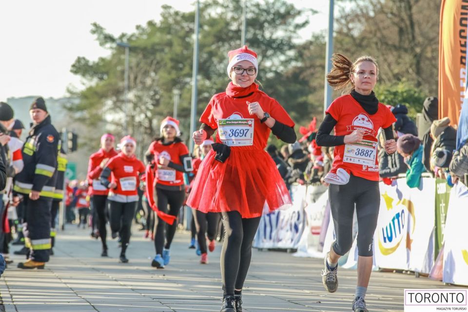 Już w najbliższą niedzielę Toruń odwiedzą biegający Mikołaje z całego kraju